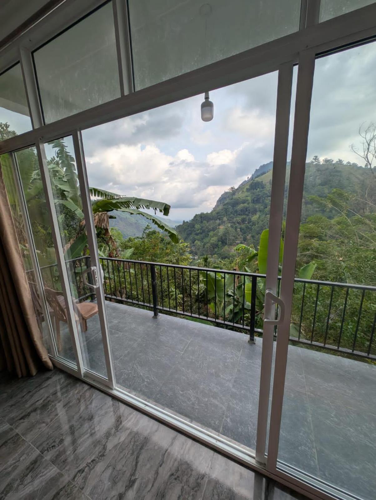 Chamodya Home Stay เอลลา ภายนอก รูปภาพ
